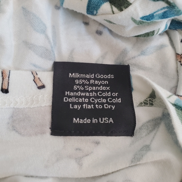 Milkmaid Goods Robe - Picture 15 of 16